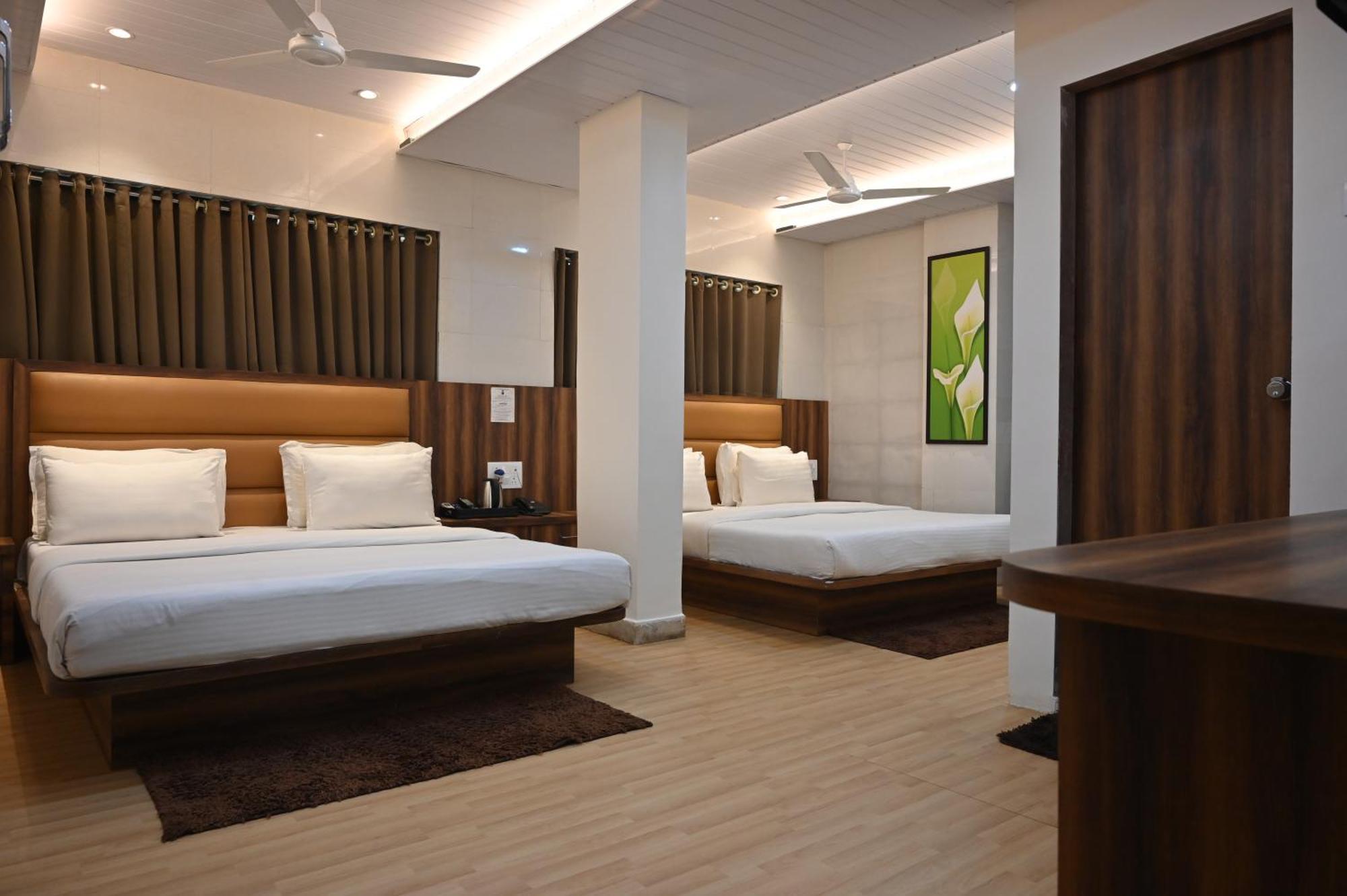 Hotel Sai Yatri تريمباك المظهر الخارجي الصورة