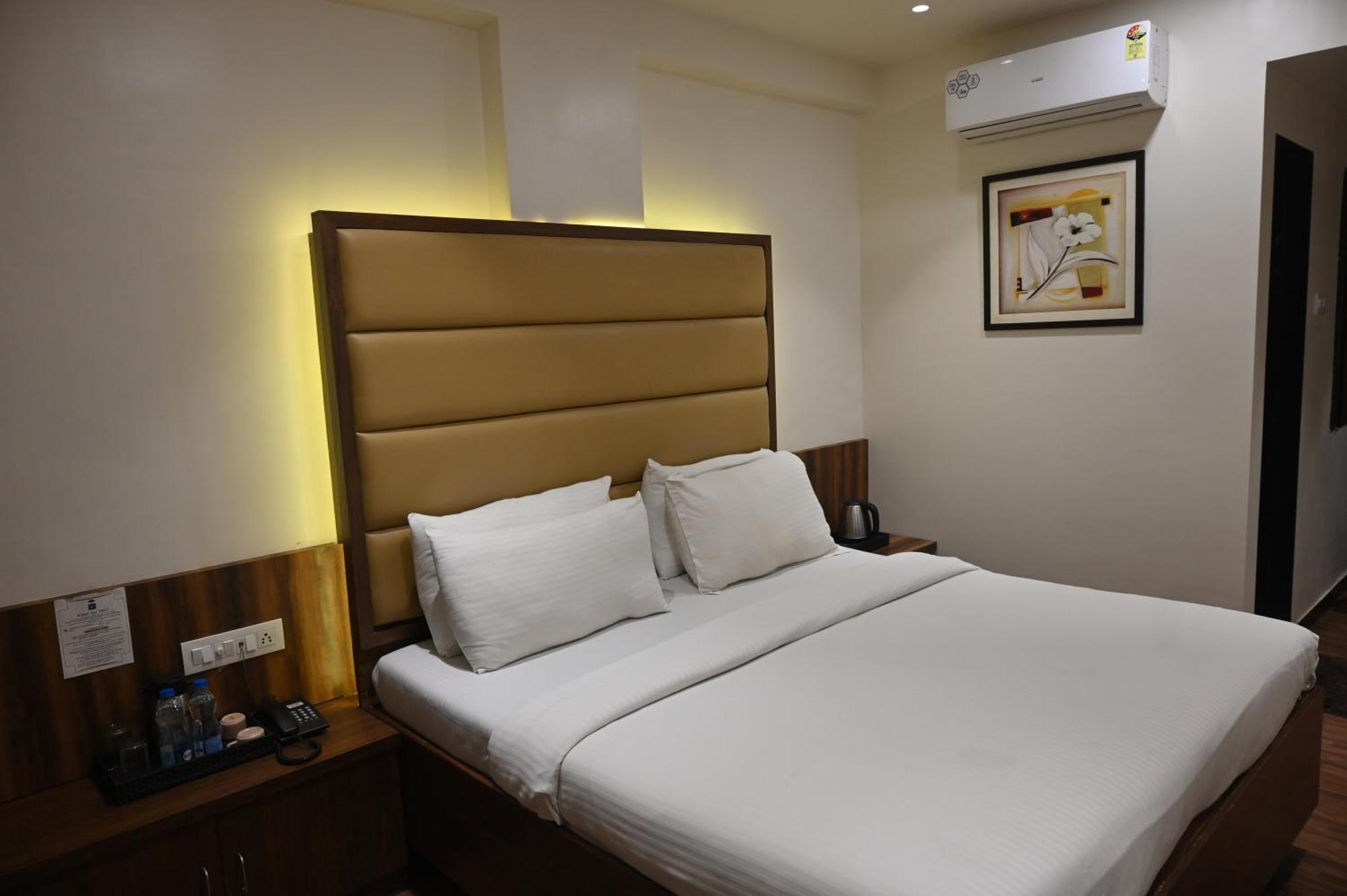 Hotel Sai Yatri تريمباك المظهر الخارجي الصورة