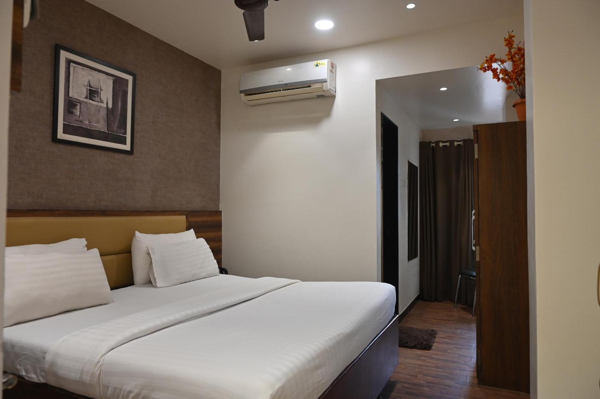 Hotel Sai Yatri تريمباك المظهر الخارجي الصورة
