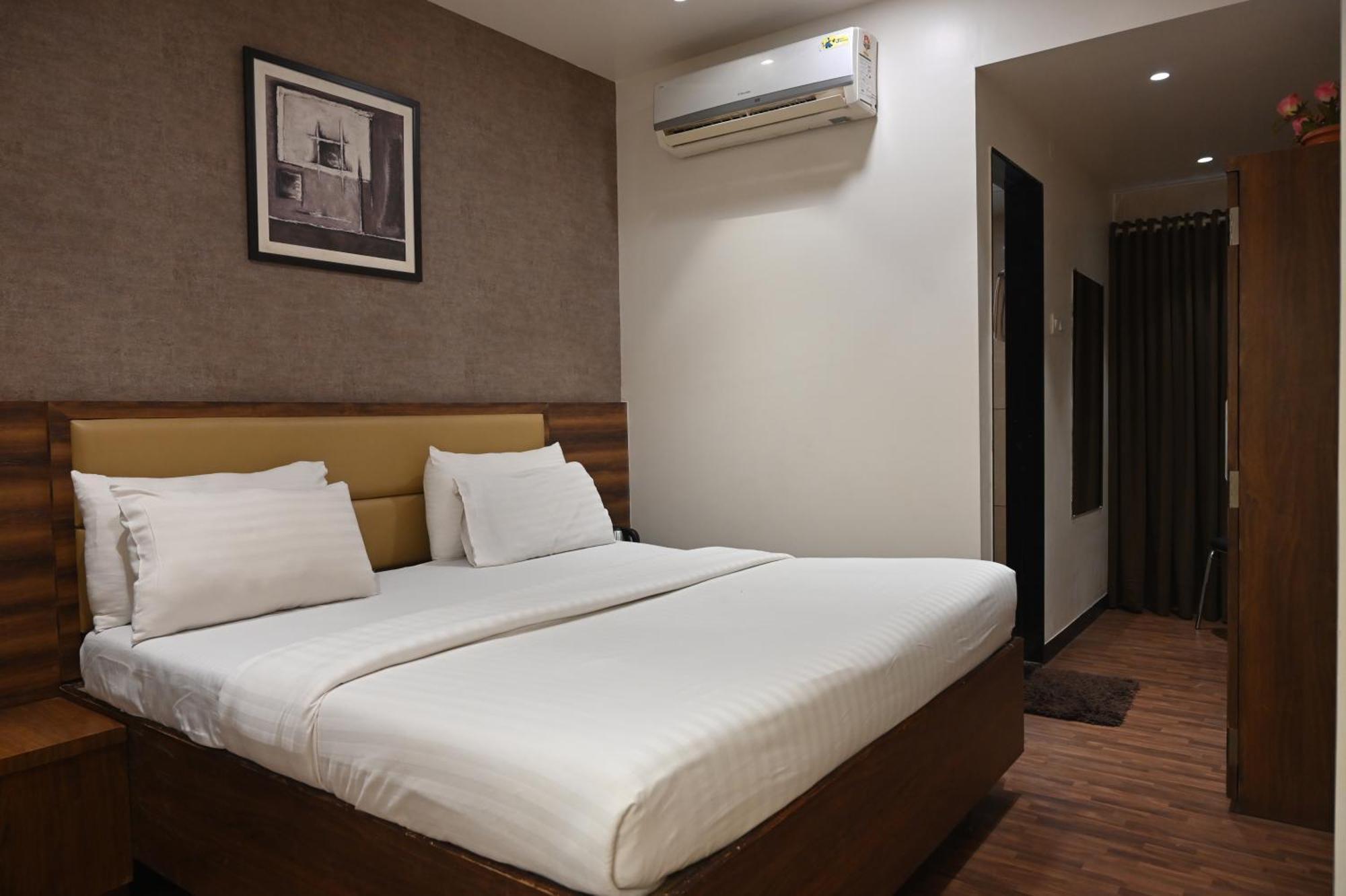 Hotel Sai Yatri تريمباك المظهر الخارجي الصورة