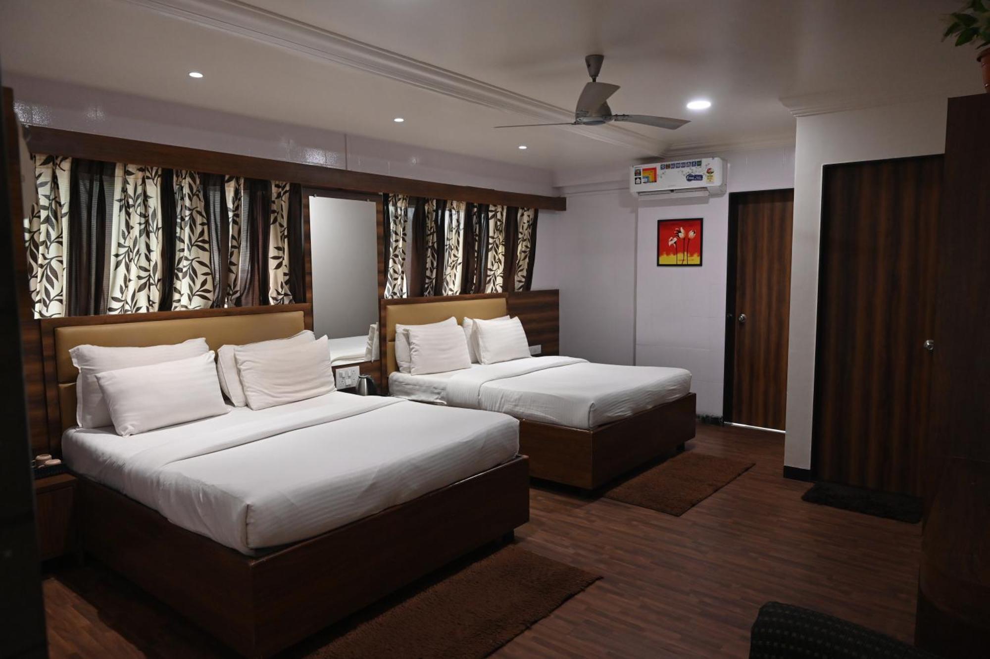 Hotel Sai Yatri تريمباك المظهر الخارجي الصورة