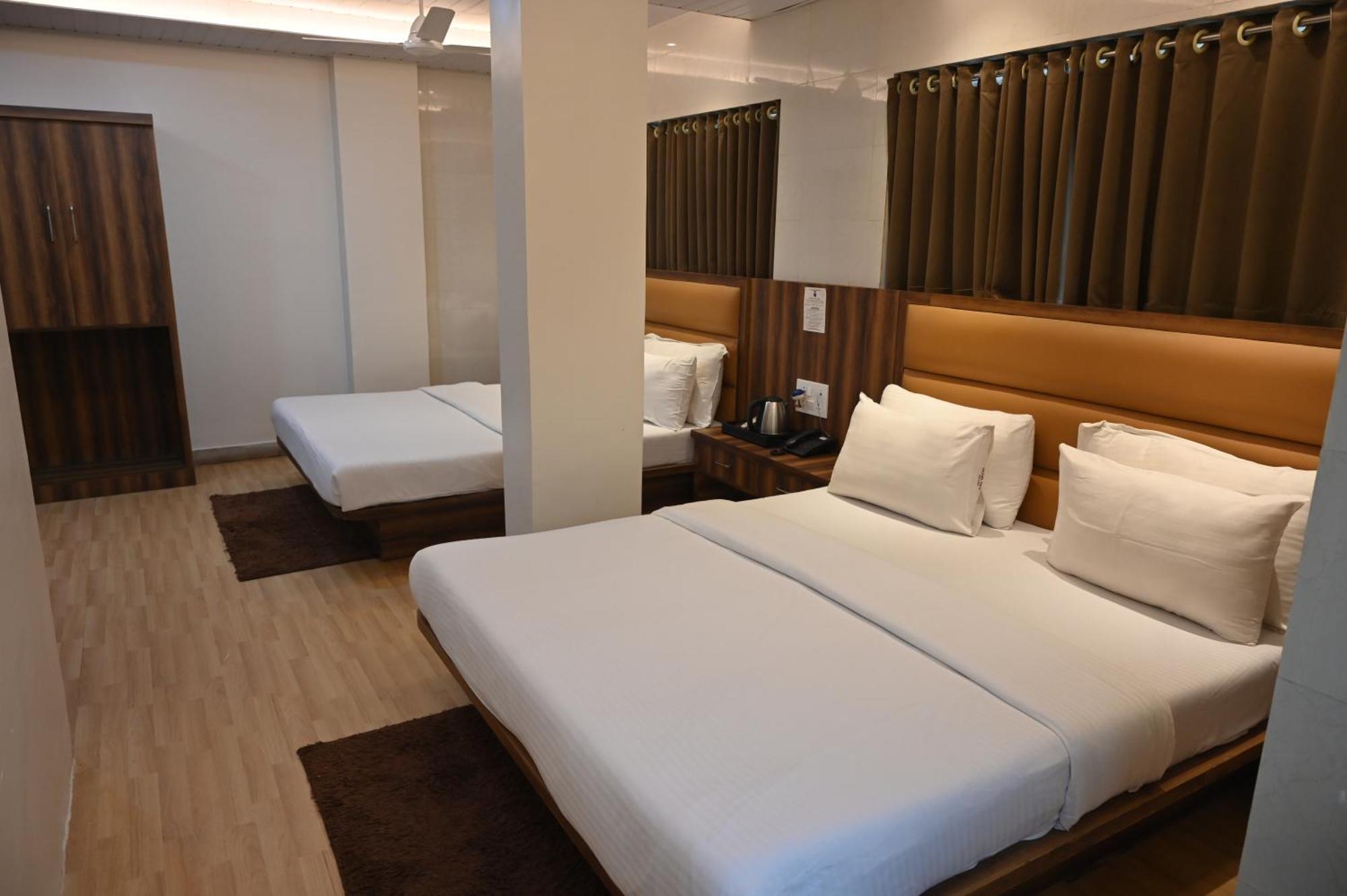 Hotel Sai Yatri تريمباك المظهر الخارجي الصورة