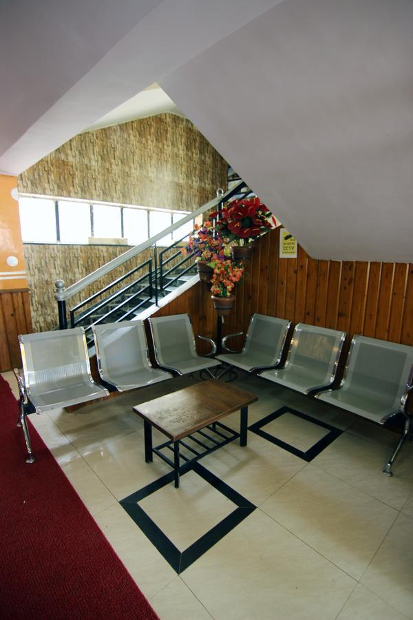Hotel Sai Yatri تريمباك المظهر الخارجي الصورة