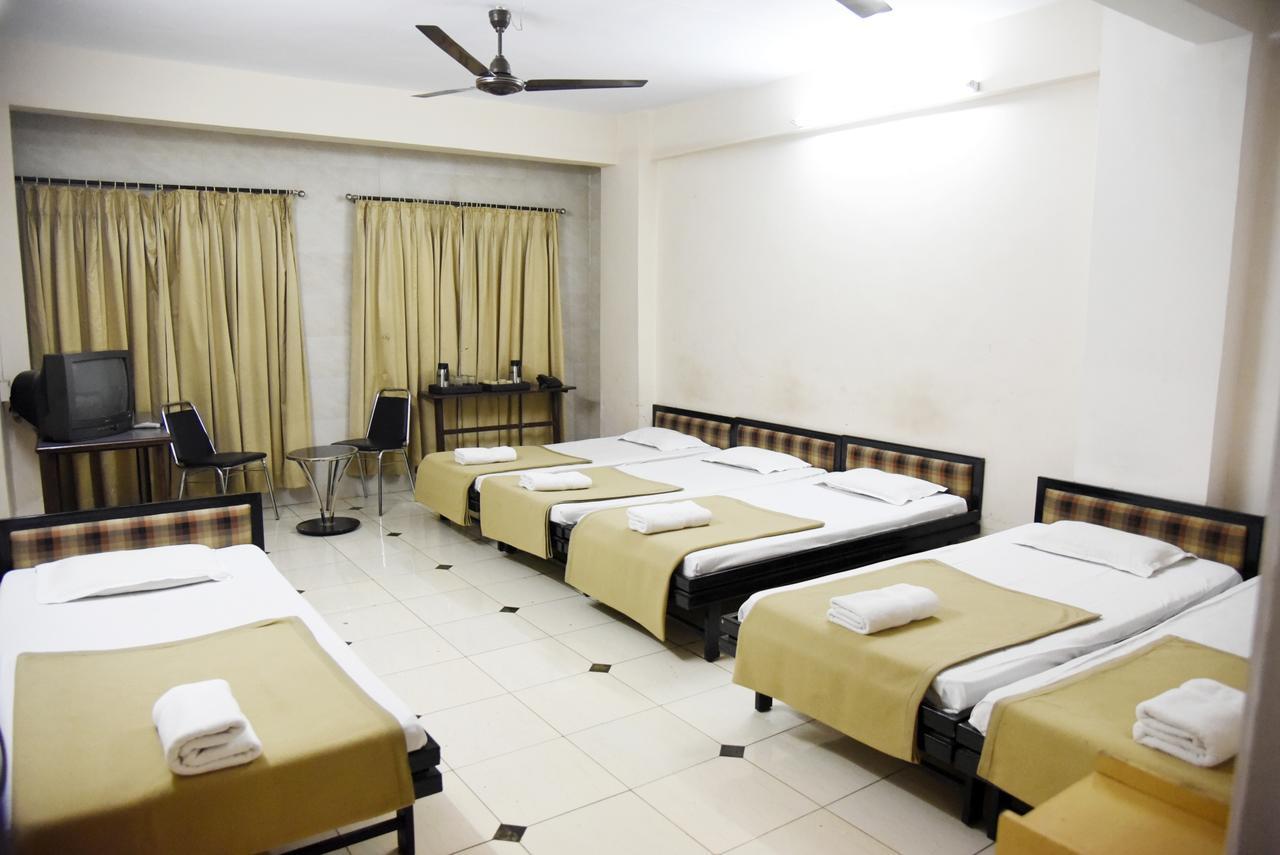 Hotel Sai Yatri تريمباك المظهر الخارجي الصورة