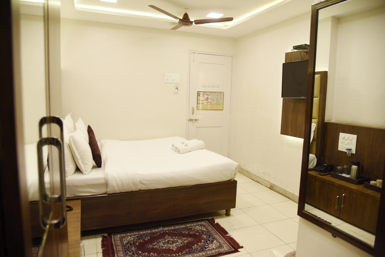 Hotel Sai Yatri تريمباك المظهر الخارجي الصورة