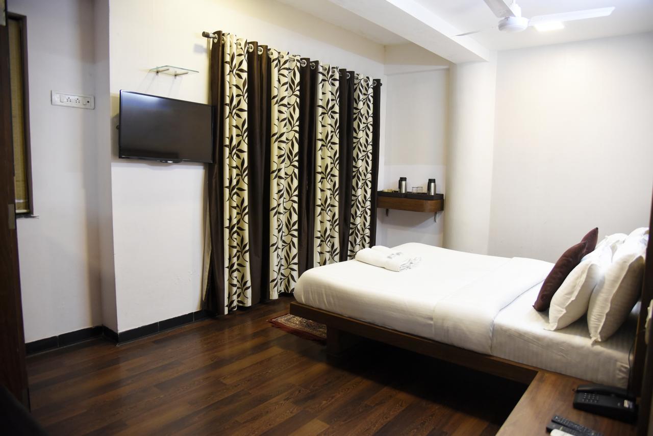 Hotel Sai Yatri تريمباك المظهر الخارجي الصورة
