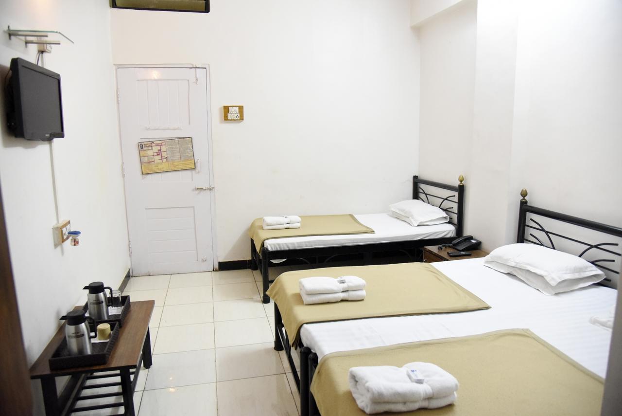 Hotel Sai Yatri تريمباك المظهر الخارجي الصورة