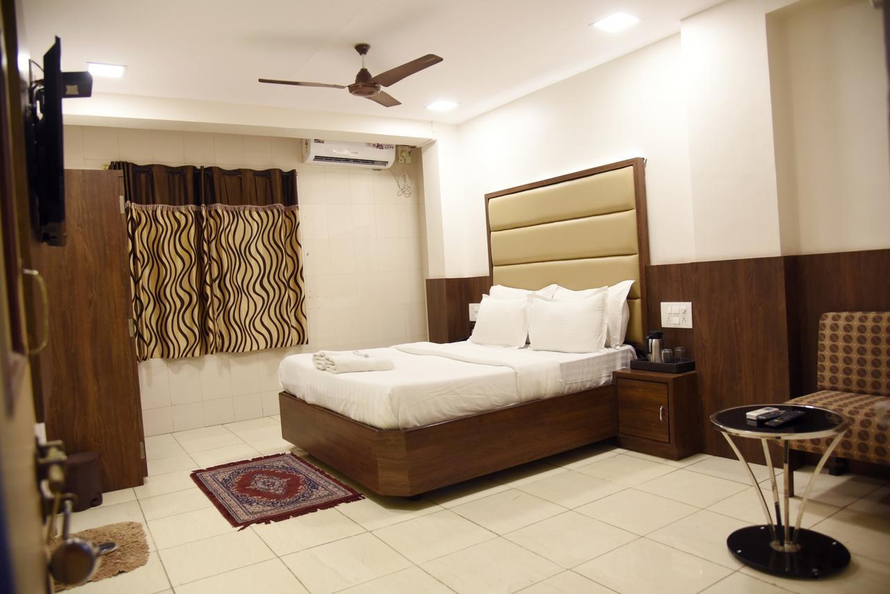 Hotel Sai Yatri تريمباك المظهر الخارجي الصورة