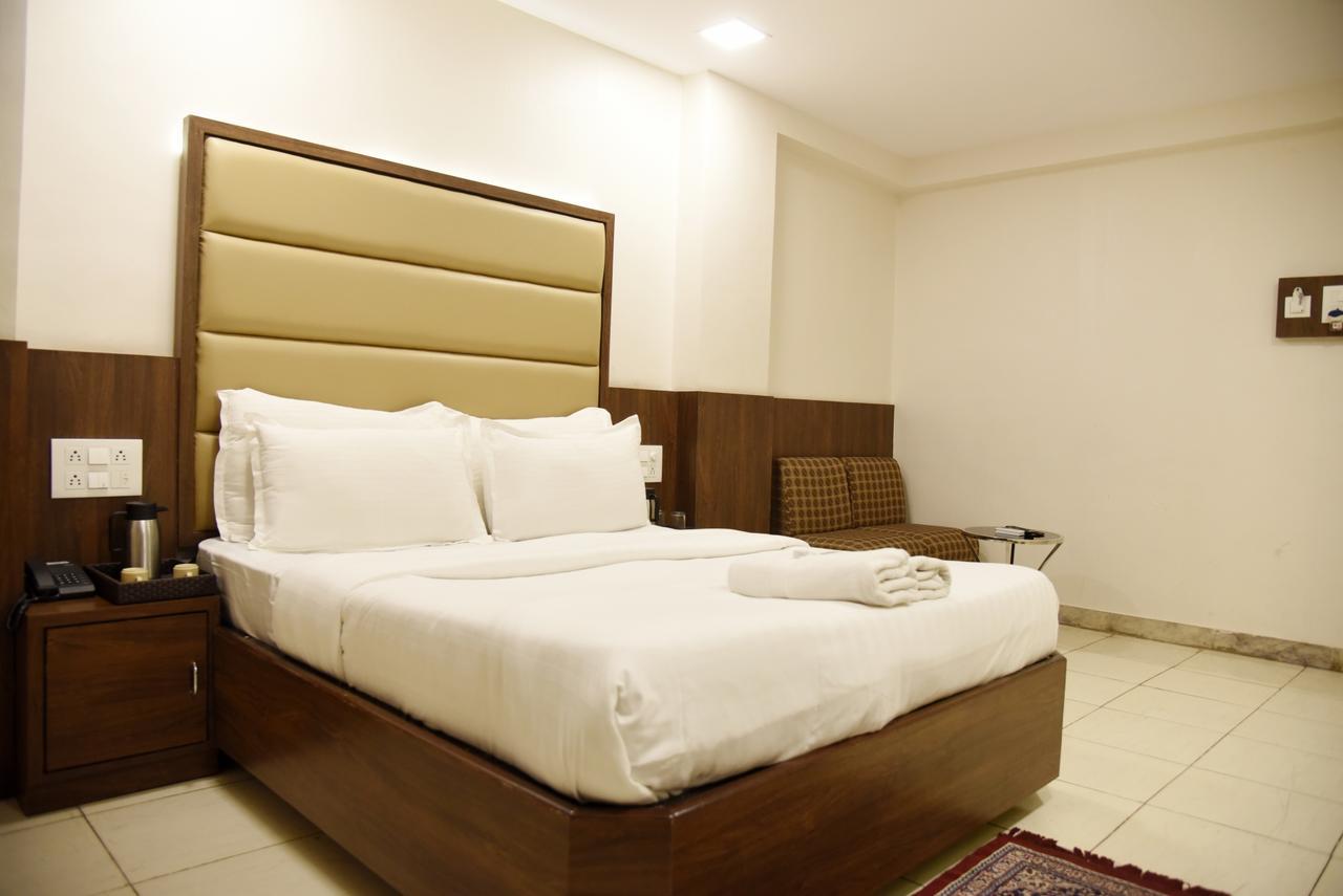 Hotel Sai Yatri تريمباك المظهر الخارجي الصورة